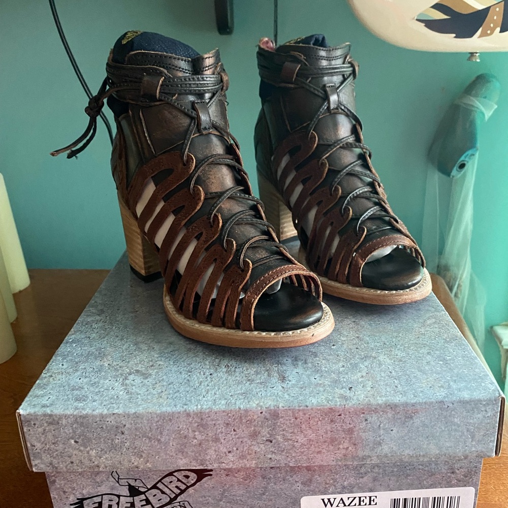 FREEBIRD WAZEE cognac multi size 6 RUNS BIG!!